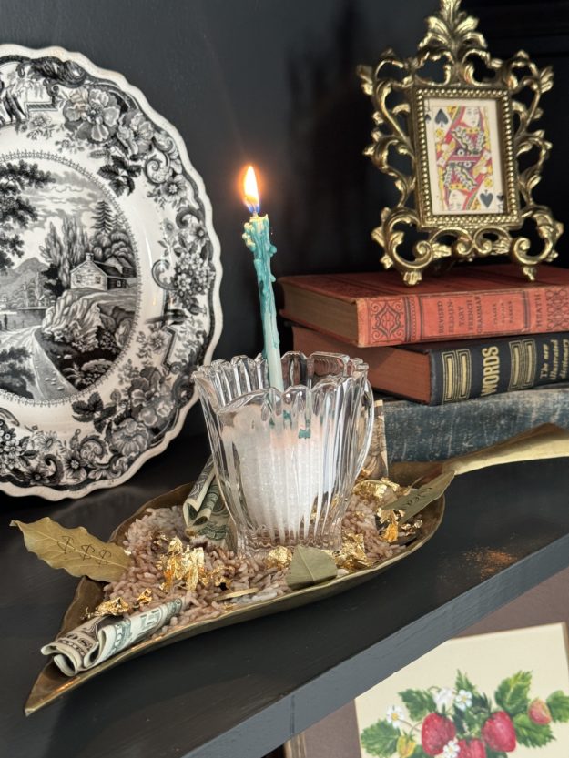 COMMAND FINANCIAL ABUNDANCE IN YOUR LIFE. Using WORD in the base of the bowl to hold all the components represents an abundance